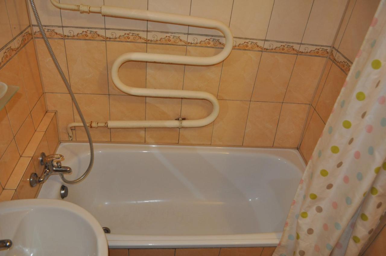 Apartment For Rent Reasonable Price Кременчук Екстер'єр фото
